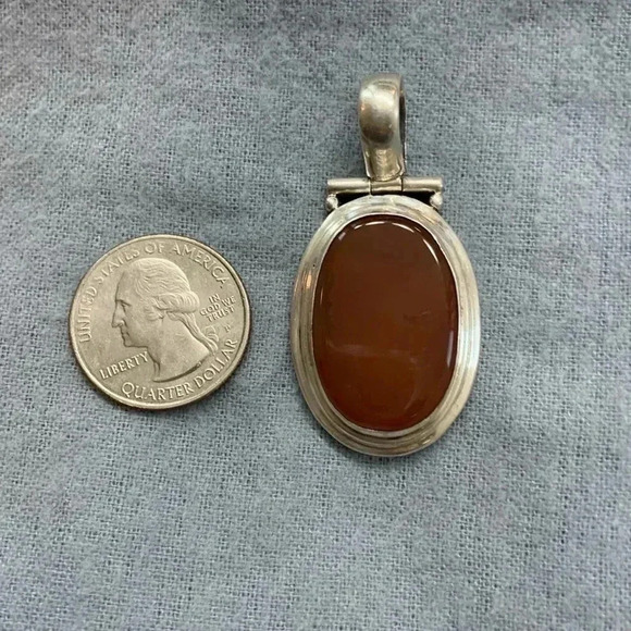 Sterling silver and carnelian pendant - Picture 1 of 5